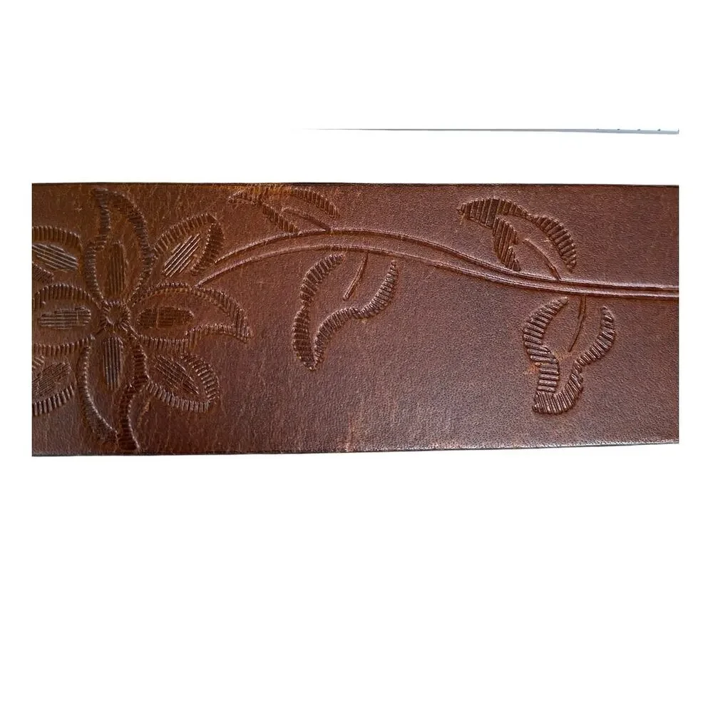 Vtg Unbranded Brown Leather Floral Tooled Western Boho Belt Small Silver Buckle